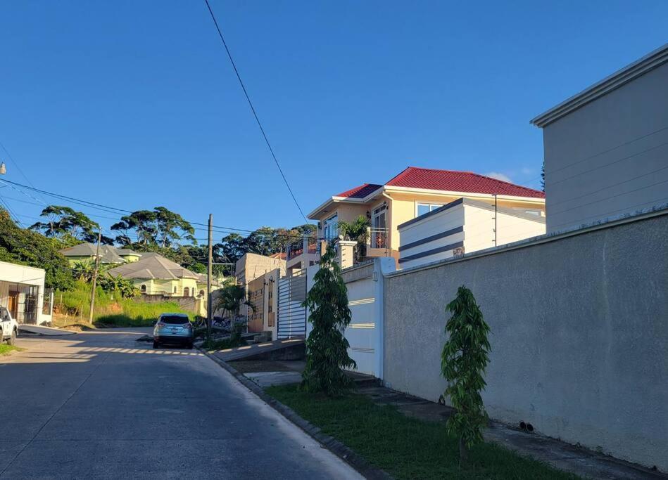 Villa Linda, Cerca De Todo, Parqueo, Patio, Netflix à La Ceiba Extérieur photo